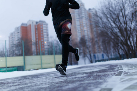 场竞争中的 场竞争中的